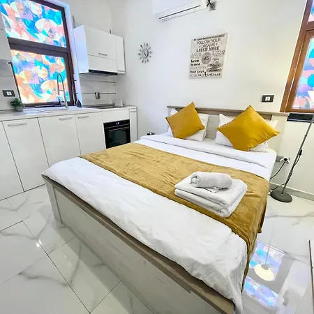 Apartment White Bukarest