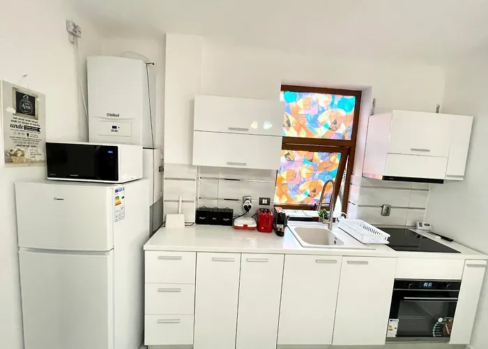 White * בוקרשט