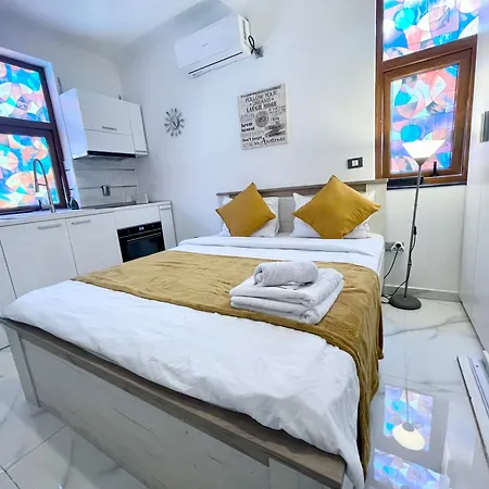 White * בוקרשט